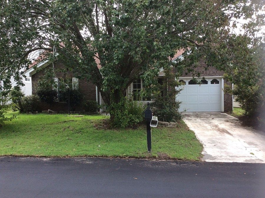 1st image of 304 Rue Dianne