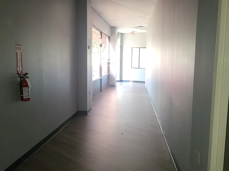 6001 Bartlett Center Dr — Photo 16