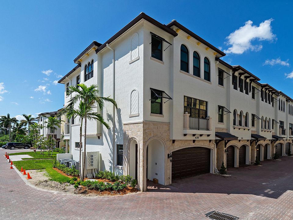 Luxurious Townhomes