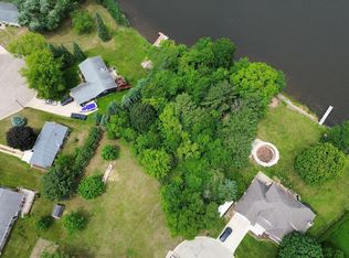 78 Shore Dr, Clintonville, WI 54929