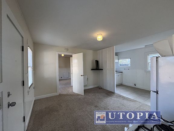 2nd image of 204 Hollister Ave #204