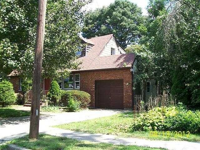 1st image of 187 Maple Ave