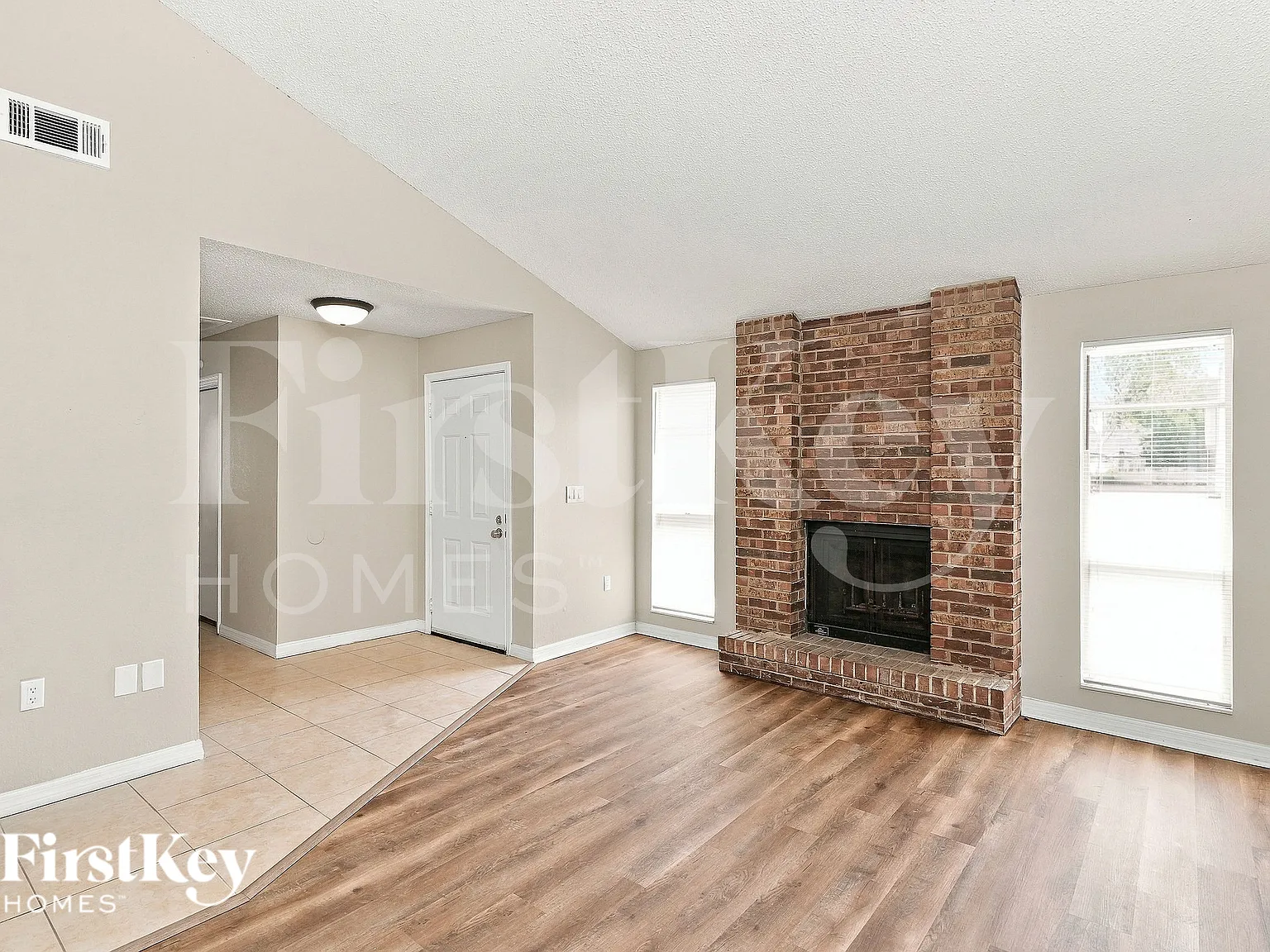 3 bed, 2.0 bath, 1884 sqft, $1,750 — Photo 3