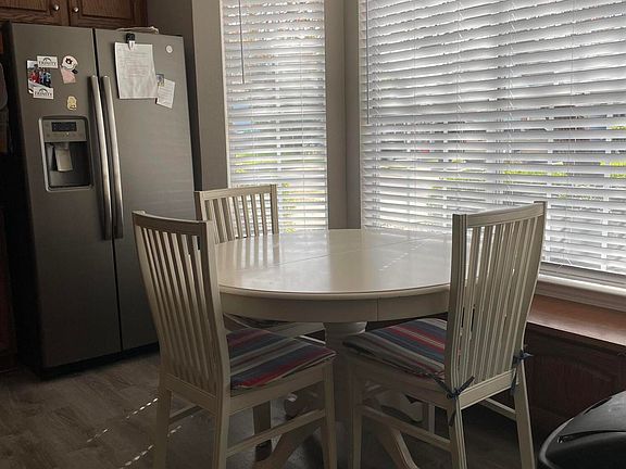 3rd image of 417 Village Ct NW