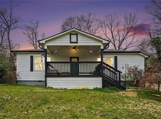 1117 Burbank Cir, Marietta, GA 30062