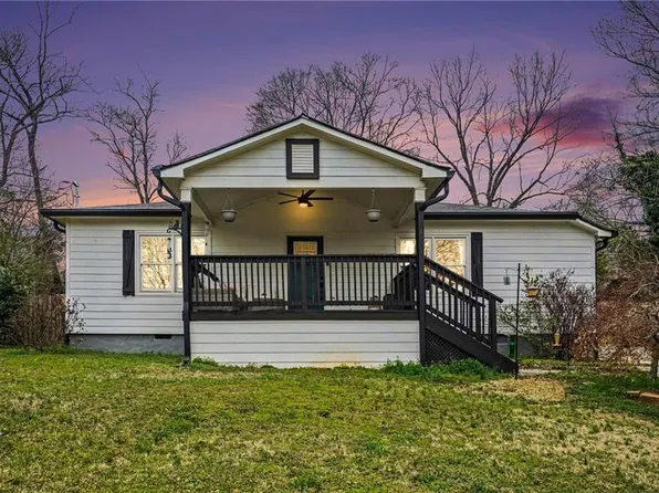 1117 Burbank Cir, Marietta, GA 30062