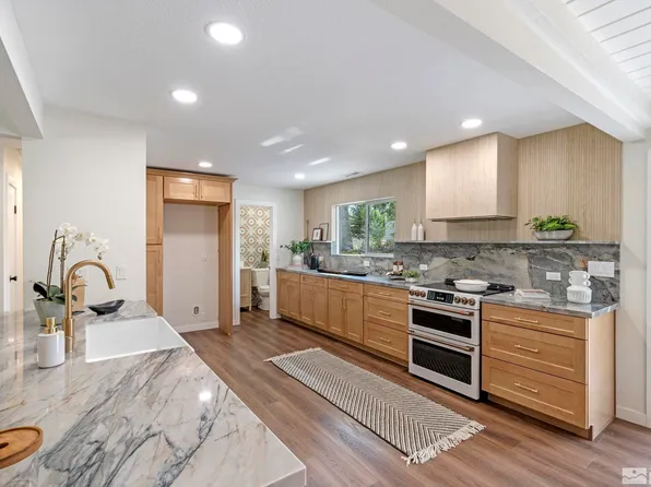 208 Rhodes Rd, Reno, NV 89521