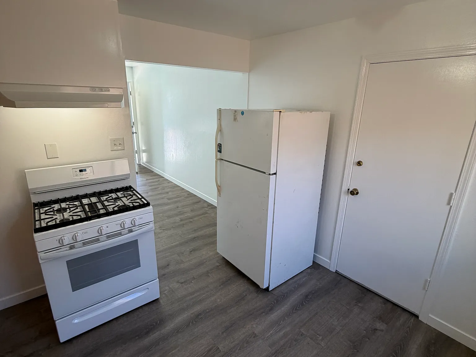 2 bed, 915 sqft, $3,550 — Photo 4
