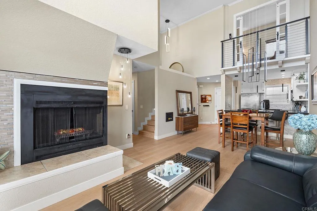 4 bed, 1364 sqft, $4,199 — Photo 4