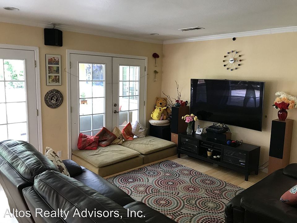 1st image of 3249 Maddux Dr