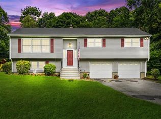 3 Watermelon Hill Rd, Mahopac, NY 10541