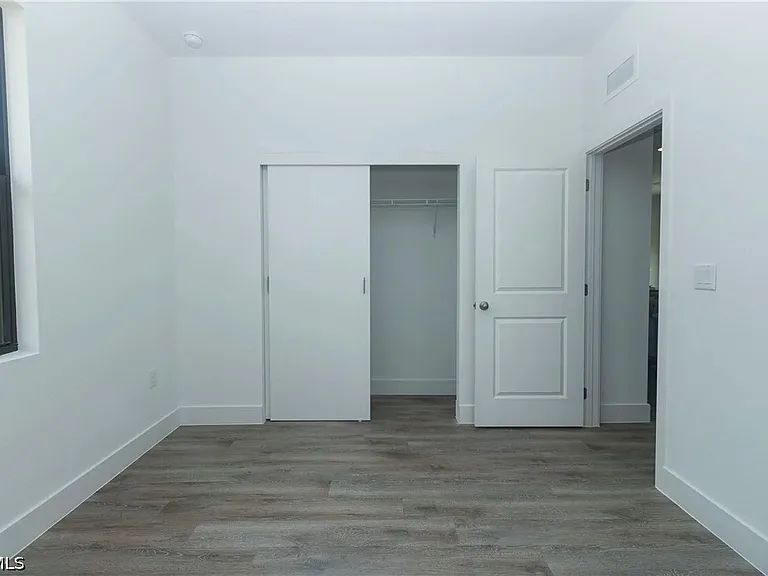 1125 Deauville St E — Photo 21