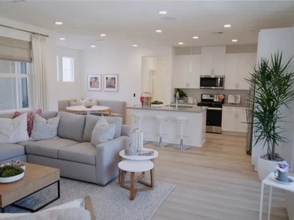 16040 Jamie Ln #11, Fontana, CA 92336