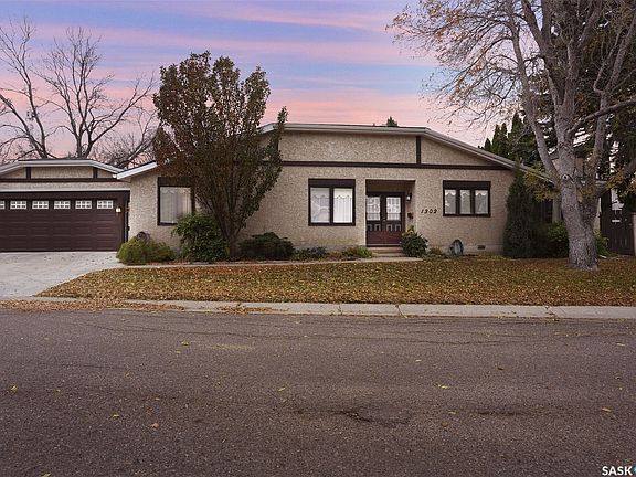 2nd image of 1302 Gryphons Walk