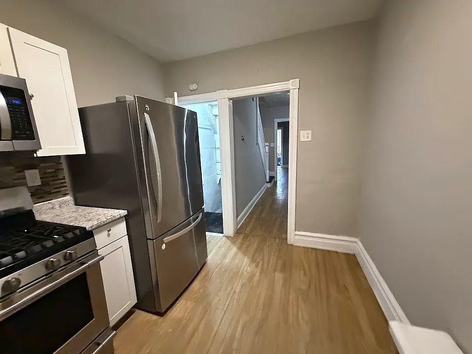 4 bed, 1241 sqft, $1,995 — Photo 2