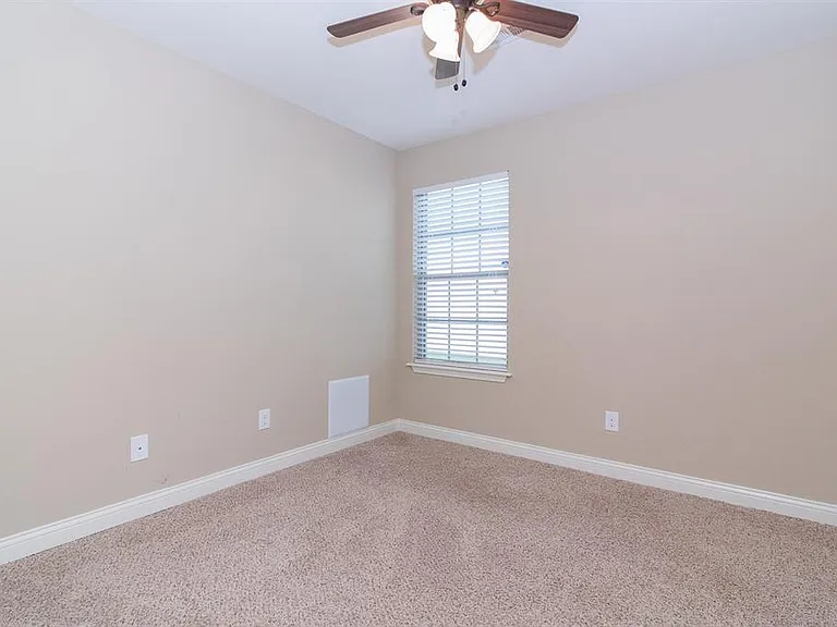 142 Shirley Blvd — Photo 23