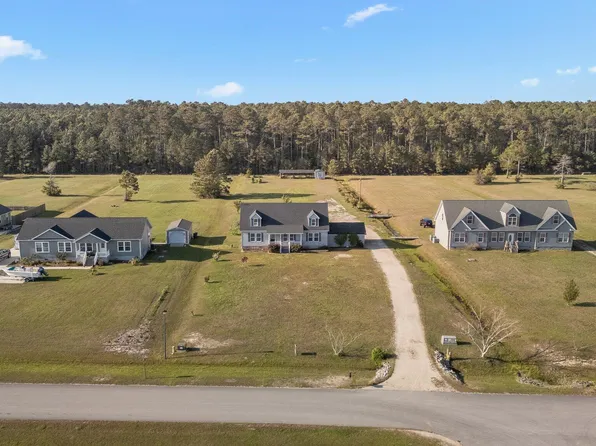 207 Mayflower Drive, Newport, NC 28570