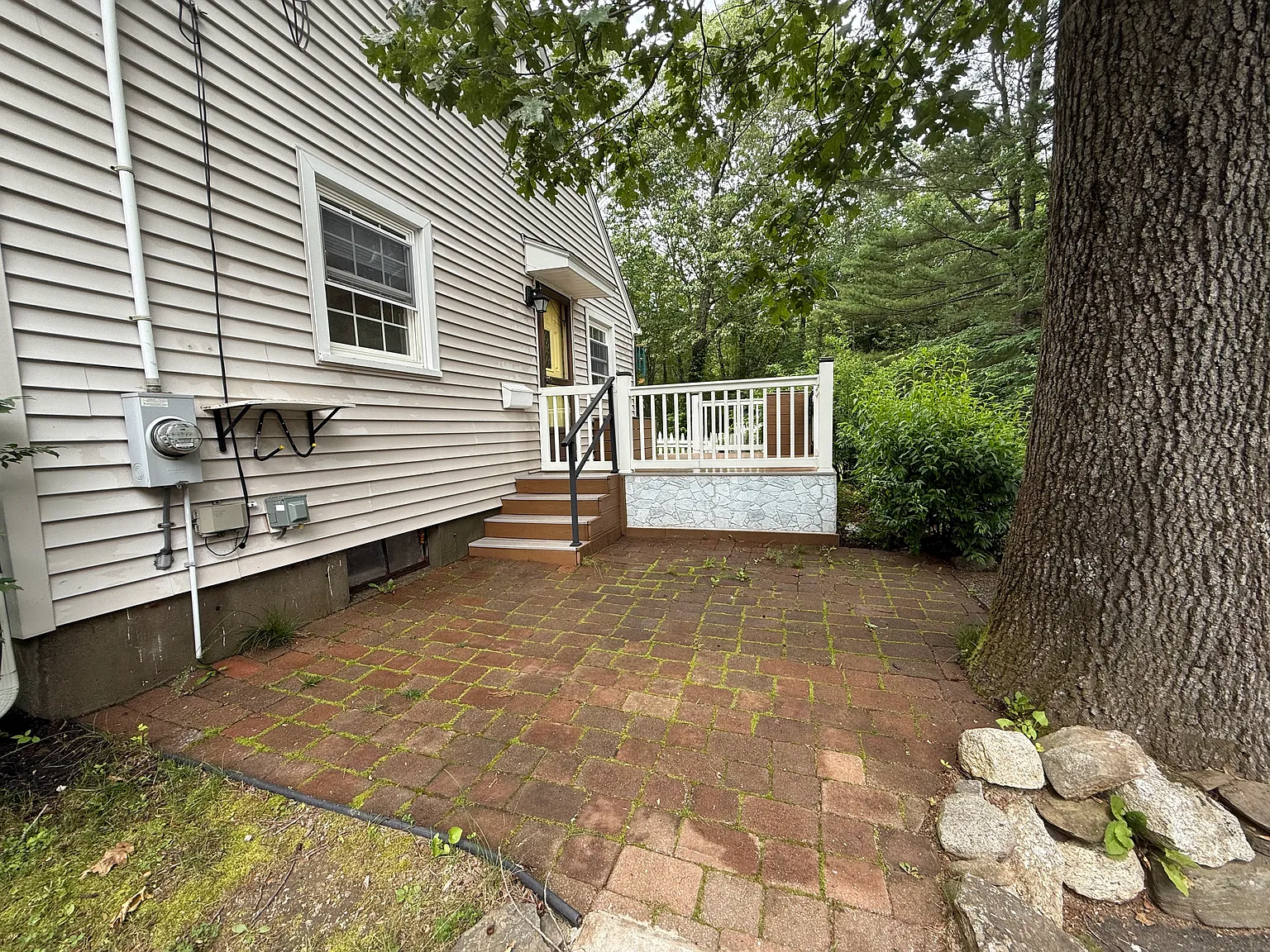 3 bed, 1400 sqft, $3,000 — Photo 2