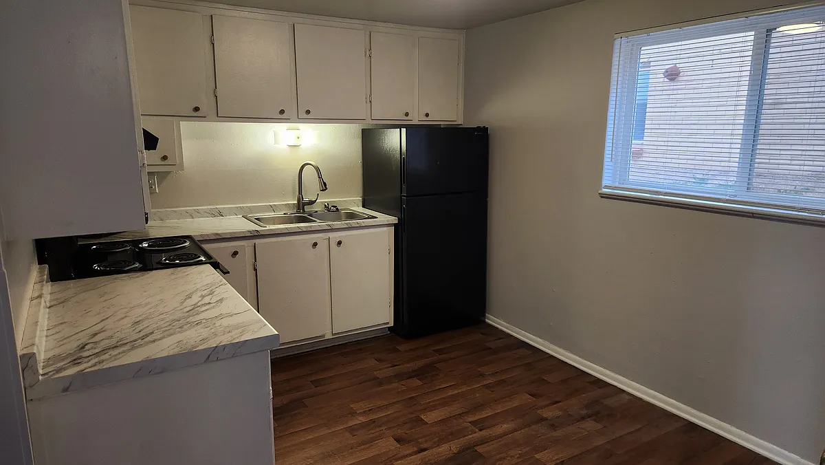 Building Photo - 2932 Eliot Cir #4