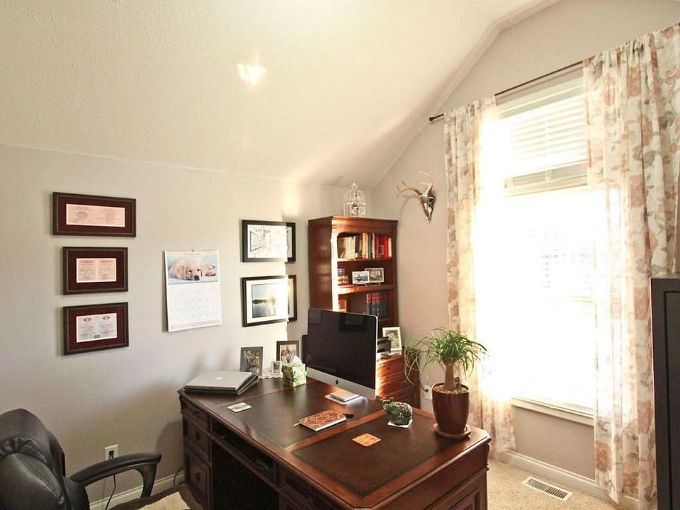 2nd image of 5547 S Lexington Ave