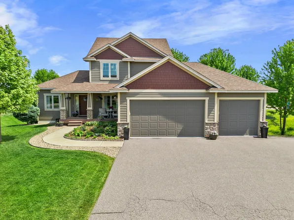 900 Heritage Trl NE, New Prague, MN 56071