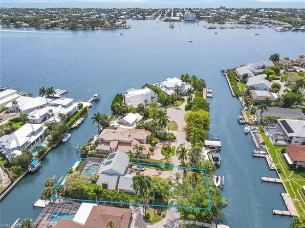 1420 Jewel Box AVE, NAPLES, FL 34102