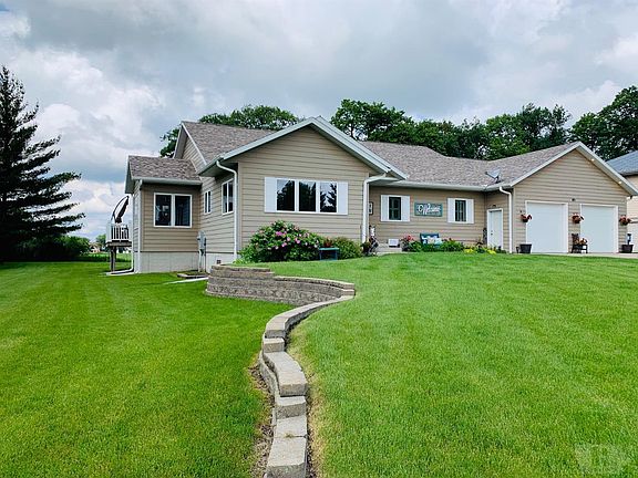 2nd image of 15126 Dove Cir