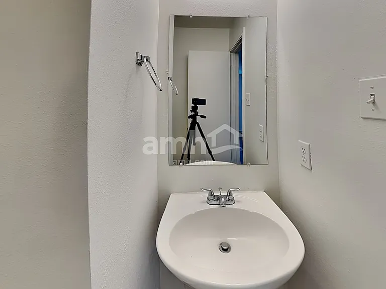 9220 Mahan Dr — Photo 9