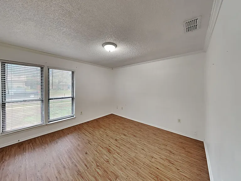3033 Mossy Oak Ln — Photo 10