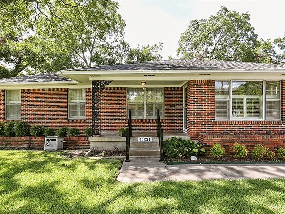 3rd image of 10221 Northlake Dr