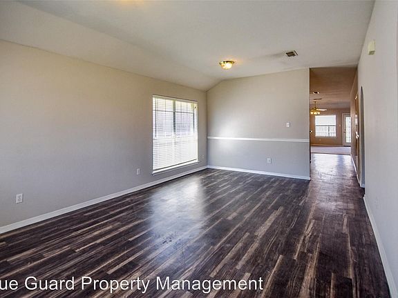 4th image of 1066 Roundrock Dr