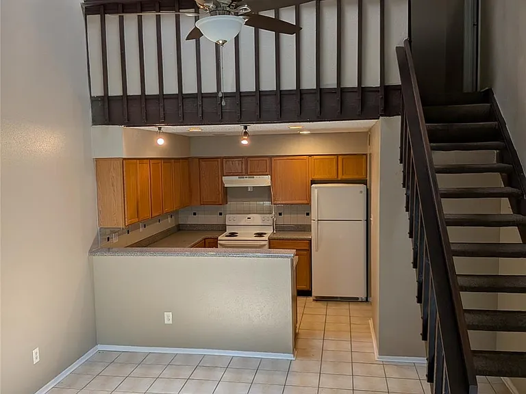 12214 Bob White Dr #122 — Photo 2