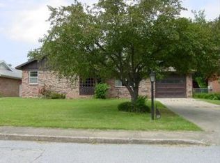 804 Gwenn St, Springdale, AR 72762