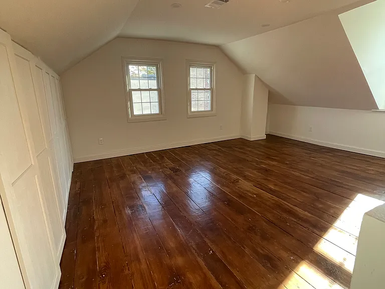 bedroom 2 - 3rd floor