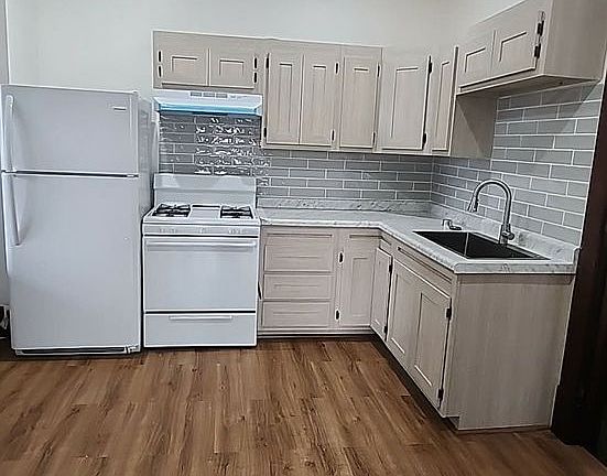 2nd image of 328-330 W Marion St #330-6