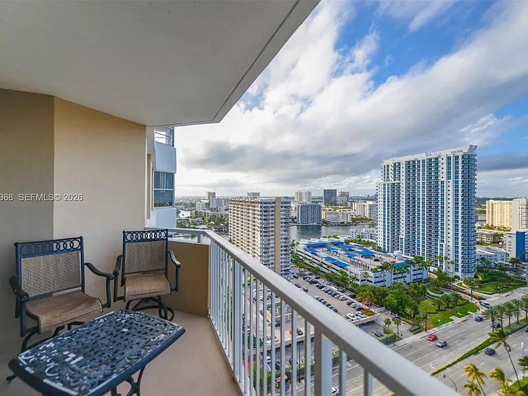 1980 S Ocean Dr #21M — Photo 3