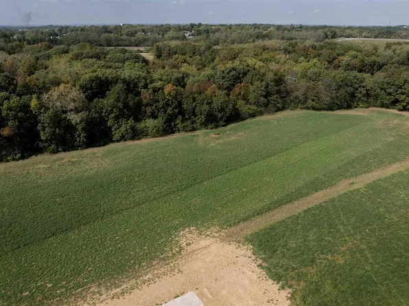 5911 Orchards Edge Ln, Quincy, IL 62305