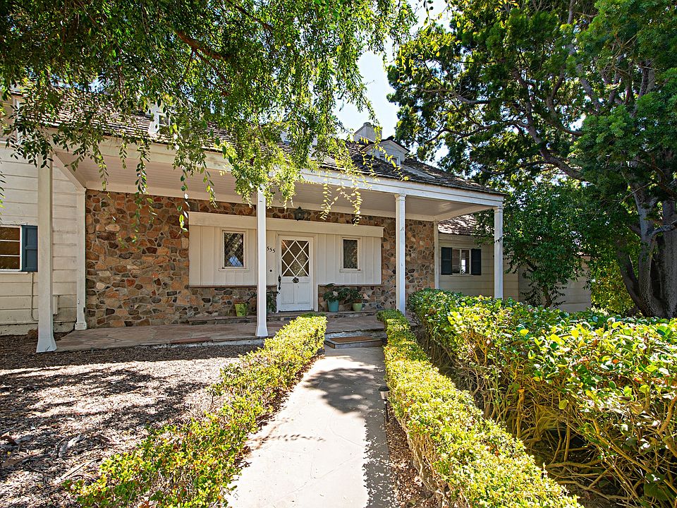 1st image of 555 San Gorgonio St
