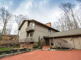 672 Cross Creek Ln, Aurora, OH 44202