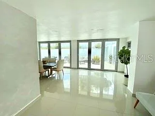 3 bed, 2.5 bath, 3821 sqft, $5,000 — Photo 3