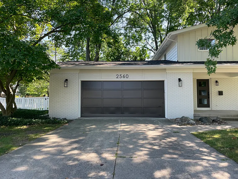 2560 Berwyck Rd SE — Photo 1