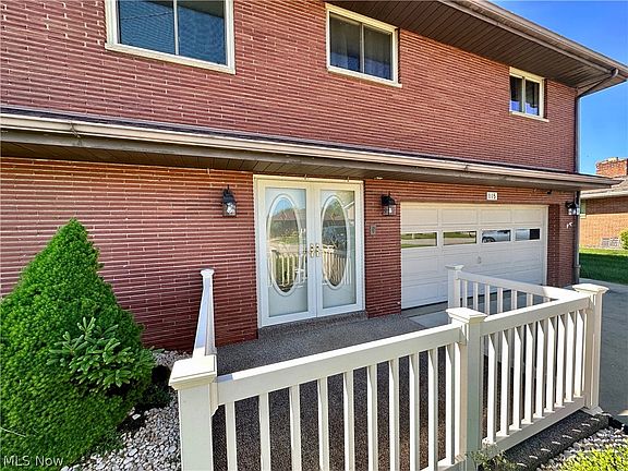 3rd image of 115 Grandview Dr