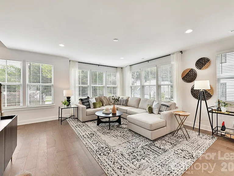 312 S Turner Ave #12 — Photo 4