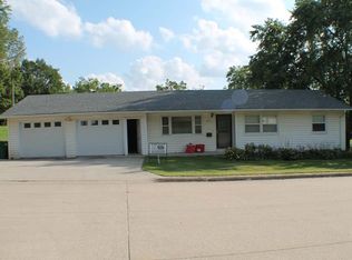 805 15th St, Corning, IA 50841
