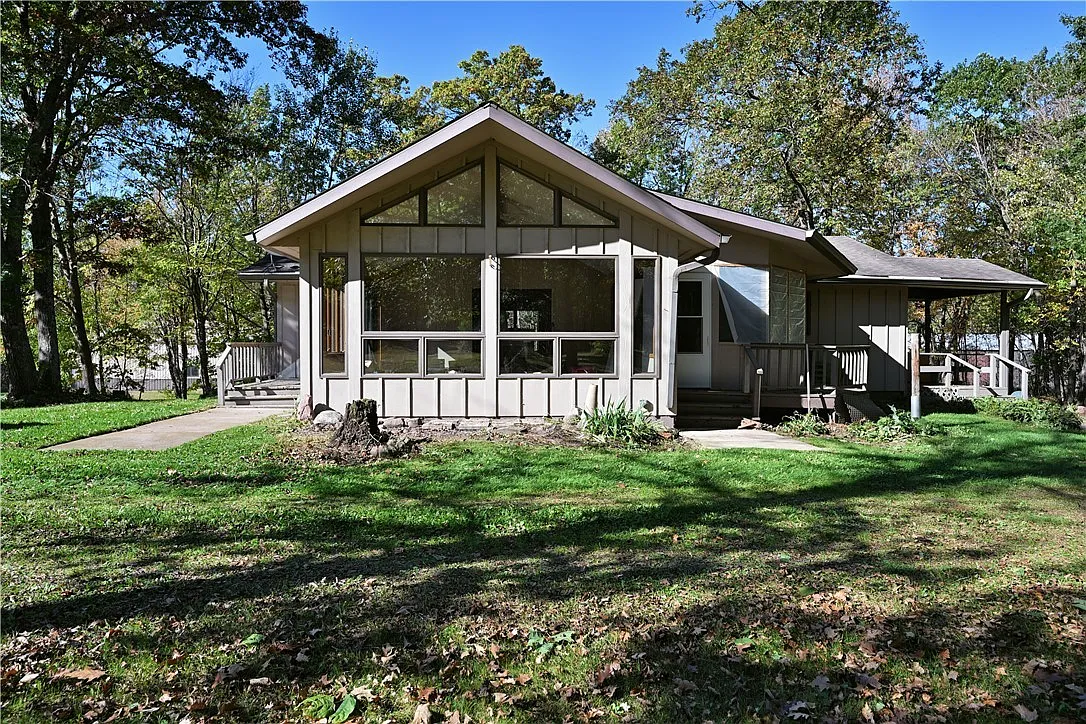4 bed, 2788 sqft, $2,295 — Photo 2