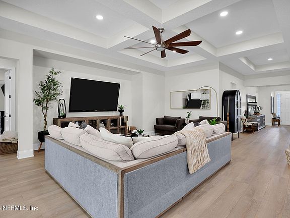 5th image of 78 CAMERON Drive
