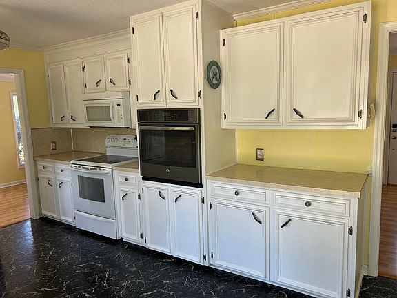 4th image of 307 Byrnes Circle