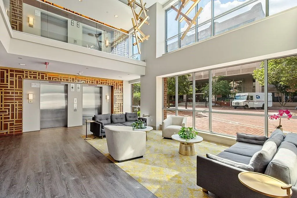 2 bed, 1113 sqft, $3,300 — Photo 3