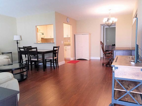 4th image of 340 Horizons W APT 209