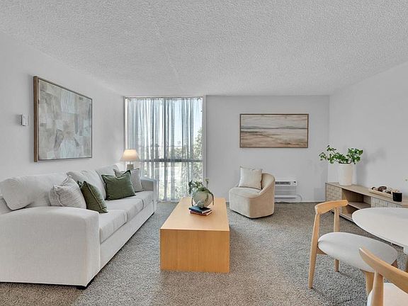 4th image of 3050 Rue D'orleans #421
